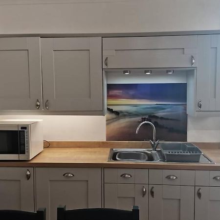 Bernards Hideout Apartment Кромър Екстериор снимка