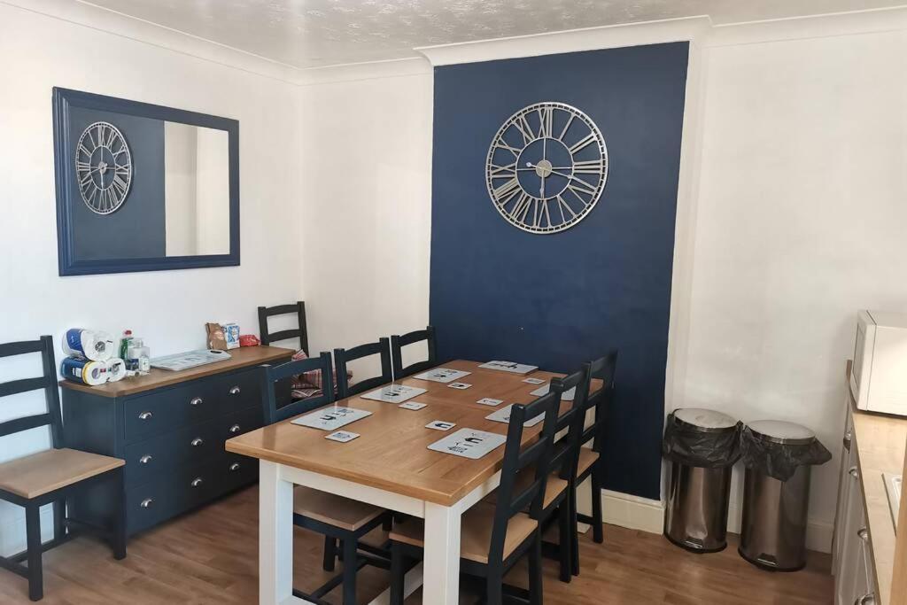 Bernards Hideout Apartment Кромър Екстериор снимка