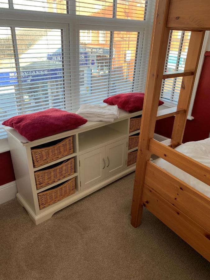 Bernards Hideout Apartment Кромър Екстериор снимка