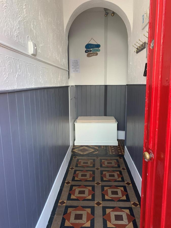 Bernards Hideout Apartment Кромър Екстериор снимка