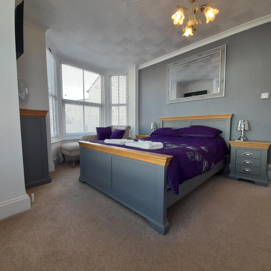 Bernards Hideout Apartment Кромър Екстериор снимка