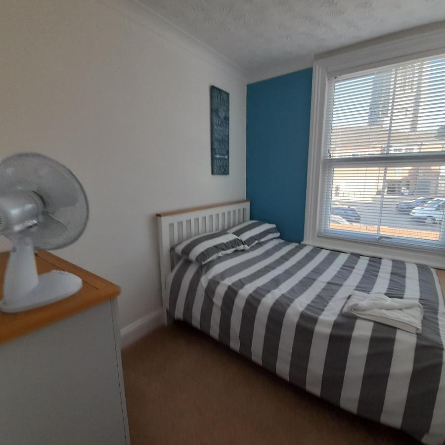Bernards Hideout Apartment Кромър Екстериор снимка