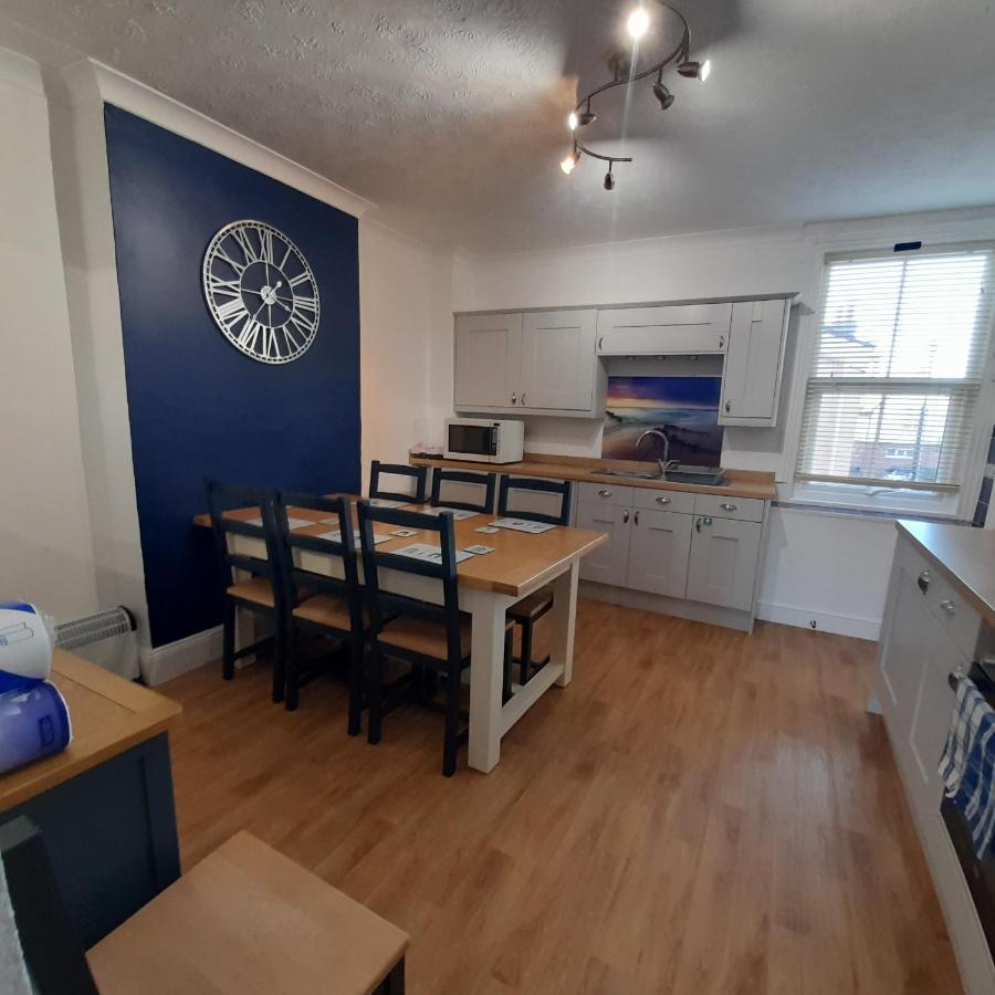 Bernards Hideout Apartment Кромър Екстериор снимка